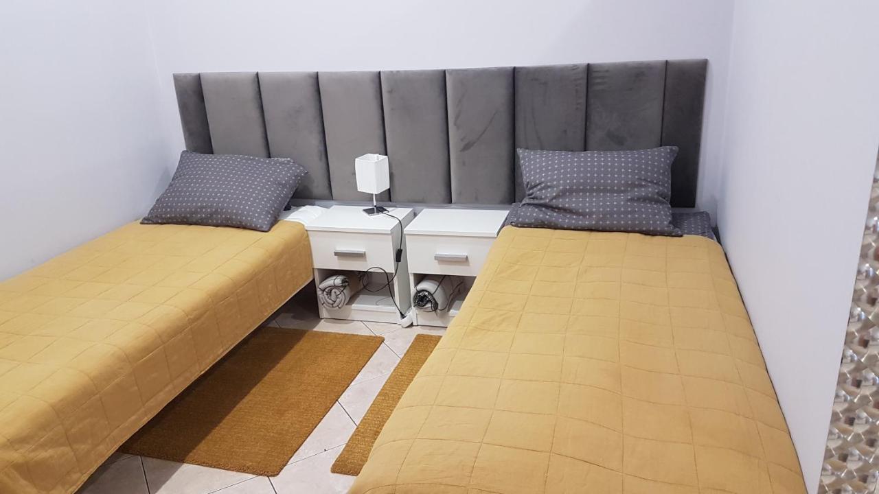 Apartament Promyczek Apartment ฮายนูฟกา ภายนอก รูปภาพ